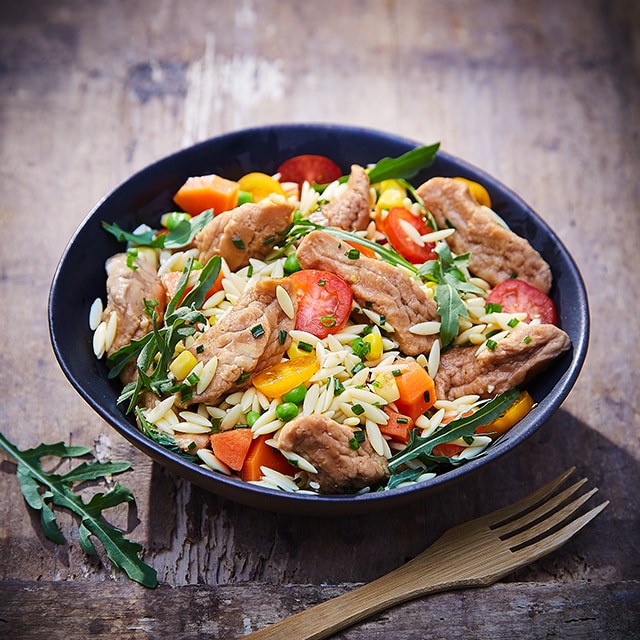 Enjoy the SoDelishUs vegan Low Carb, Low Fat, veggie piece “chicken style” for a delicious, meat-free meal. Transform your meals with a delicious base that bursts with flavour the more you add to it. Perfect for every meal, every day, get creative in the kitchen and adventurous with your dishes.